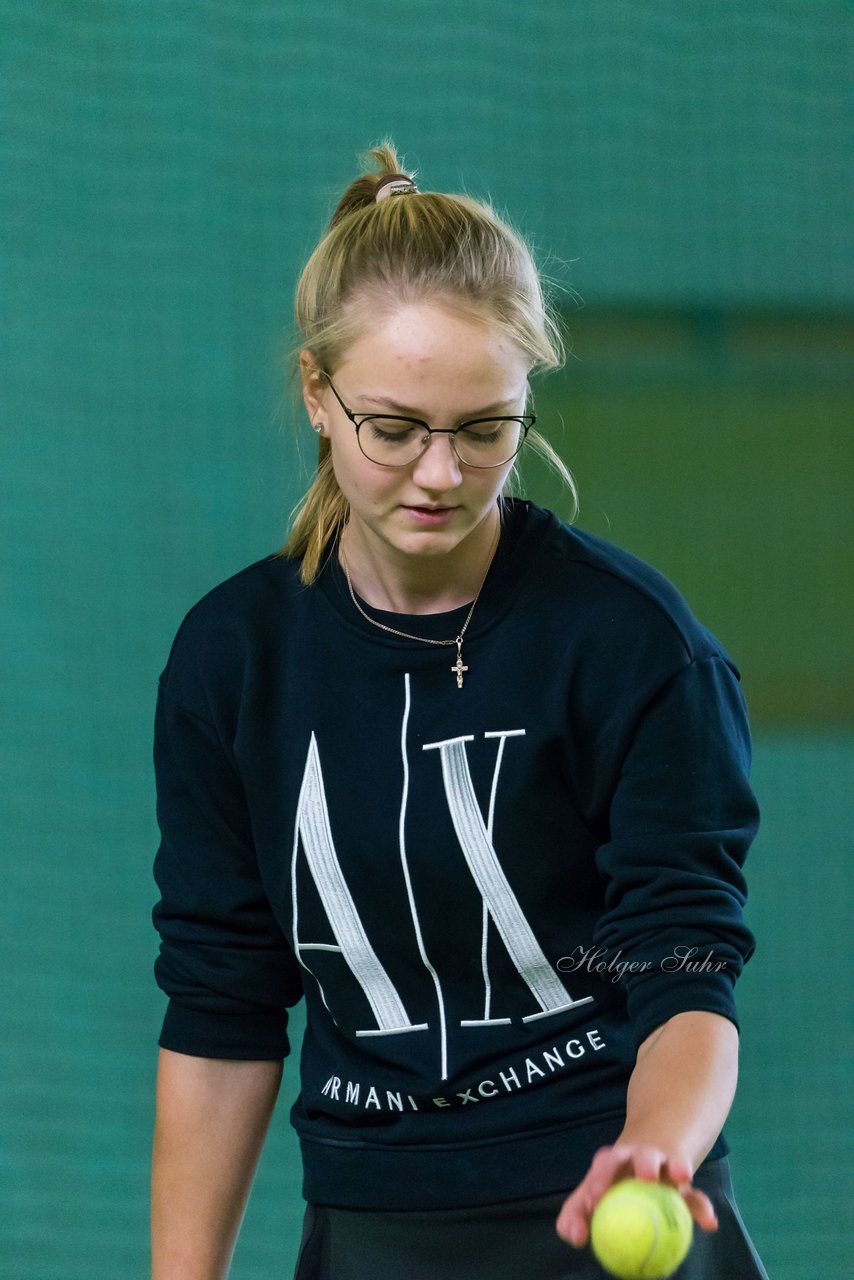 Katarina Gromilina 92 - Holmer Junior Indoor